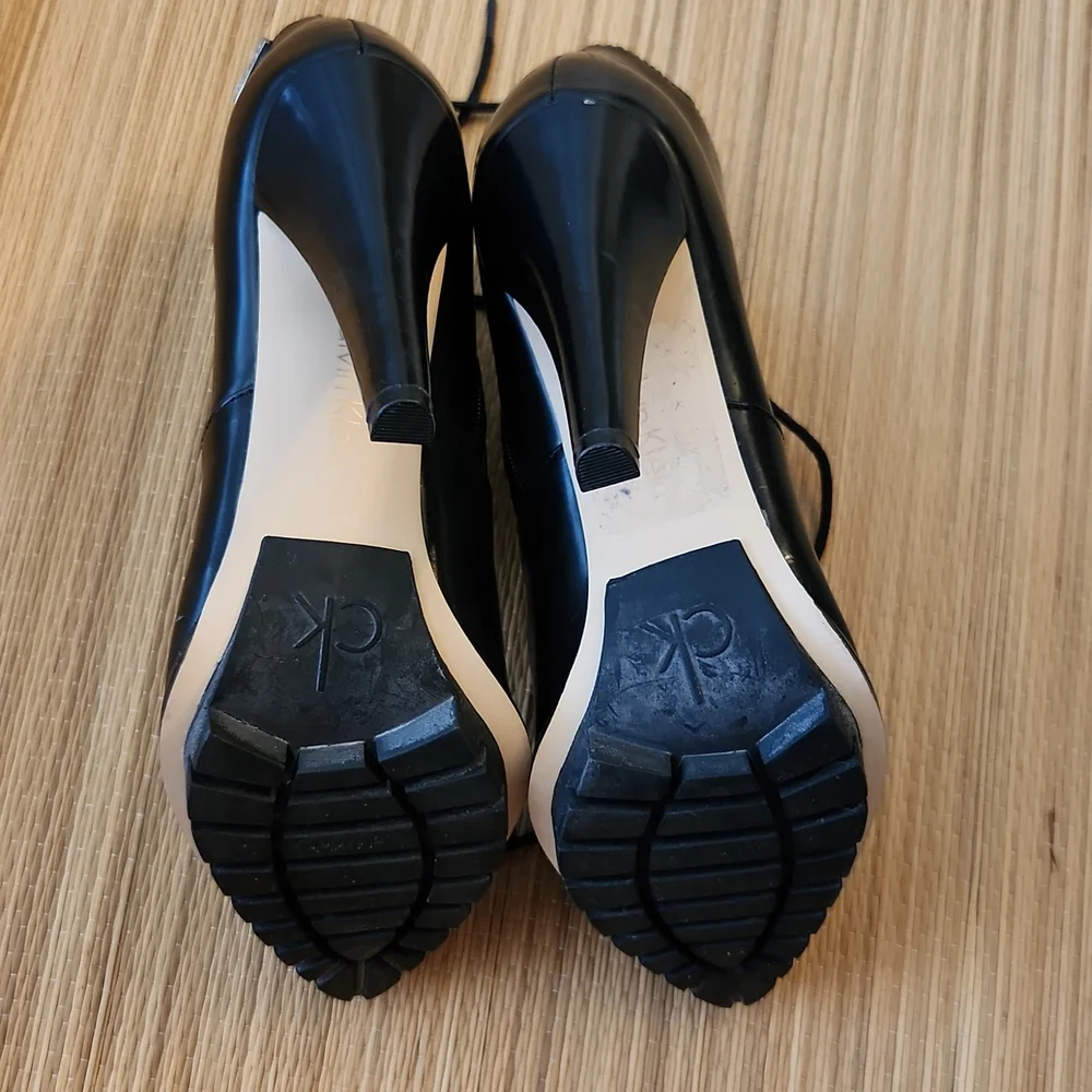 Shoes - Picture 4 of 4